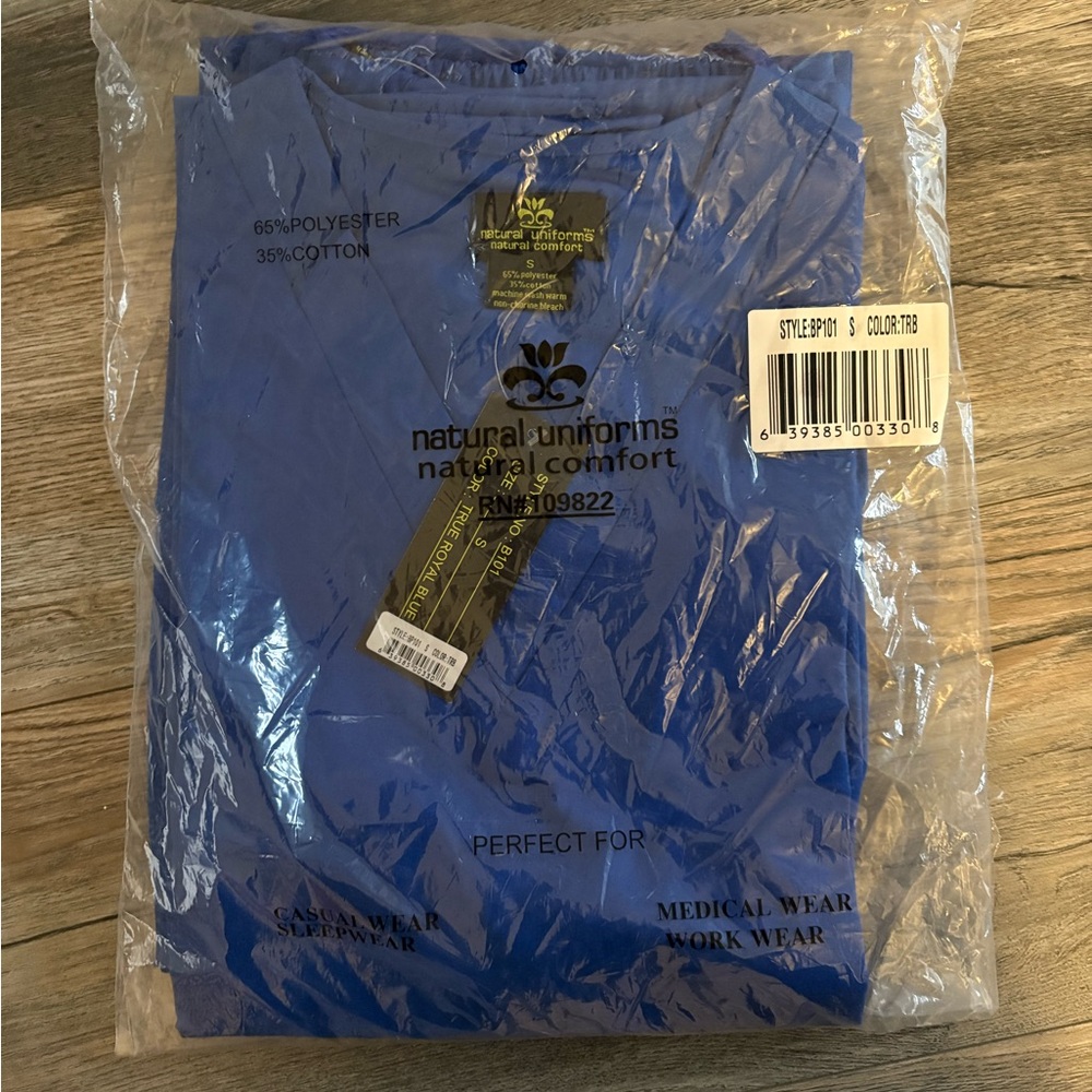 NWT blue scrub set - natural uniforms - small